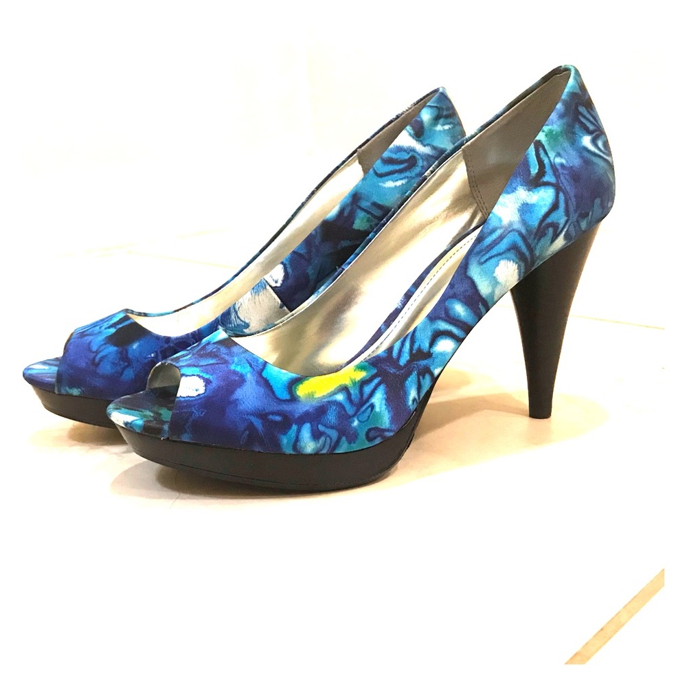 Blue Marbled Open Toe Pumps